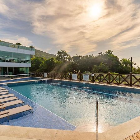 Varandas Do Atlantico - Confortavel Apartamento Em Condo Pe Na Areia Bombinhas Bagian luar foto